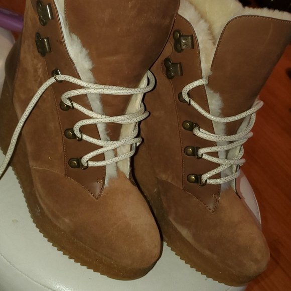 COPY - Women's Shearling Platform Wedge Boots sz 10 - Picture 1 of 4